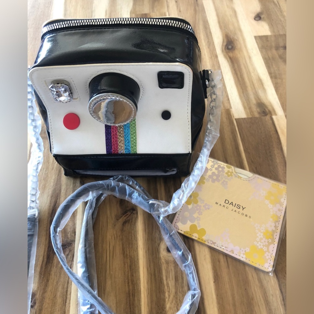 Betsey Johnson Oh Snap Kitsch polaroid camera crossbody bag purse NWOT